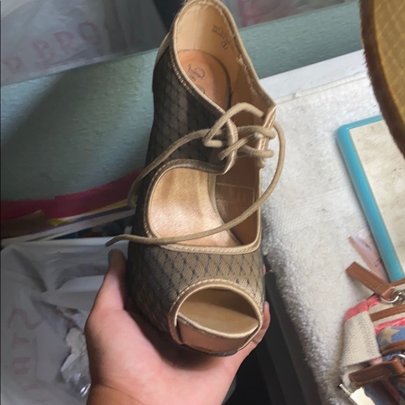 Heels - Picture 2 of 2